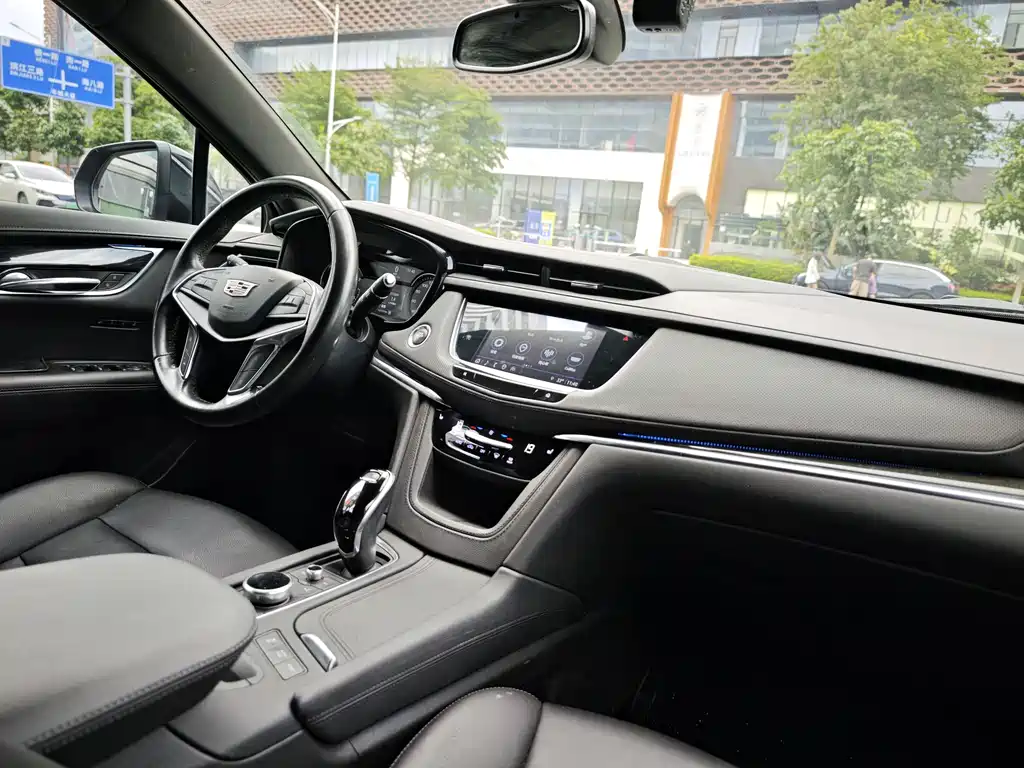 Cadillac XT5 2022 — фото 11