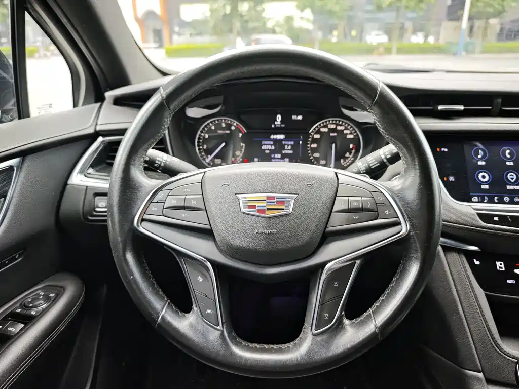 Cadillac XT5 2022 — фото 8