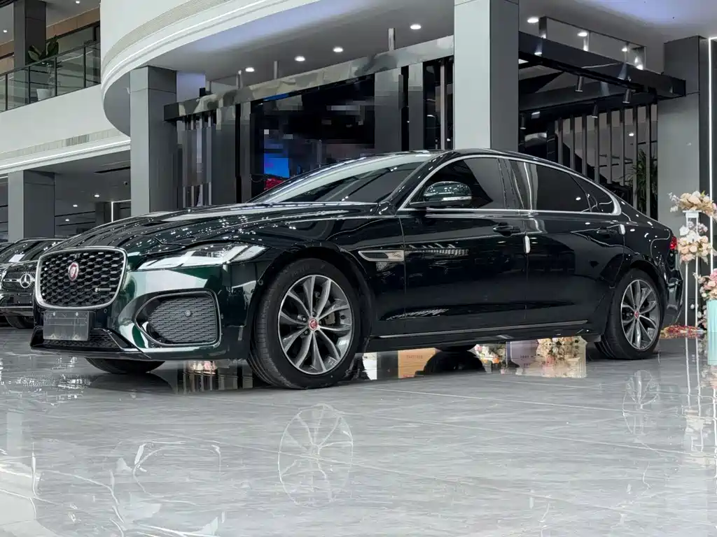 Jaguar XFL 2023 — фото 1
