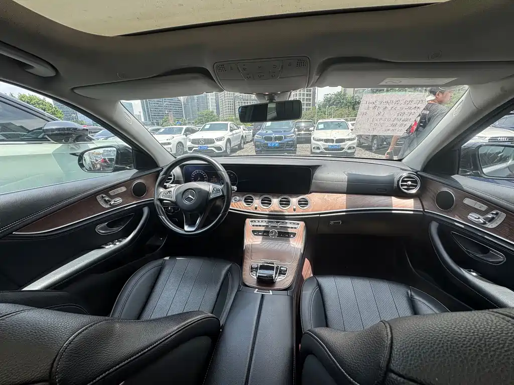 Mercedes-Benz E-Class 2018 — фото 15