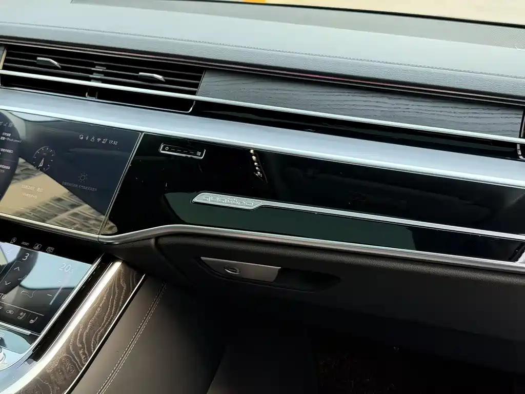 Audi A8 2025 — фото 18