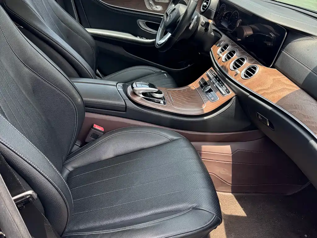 Mercedes-Benz E-Class 2018 — фото 14