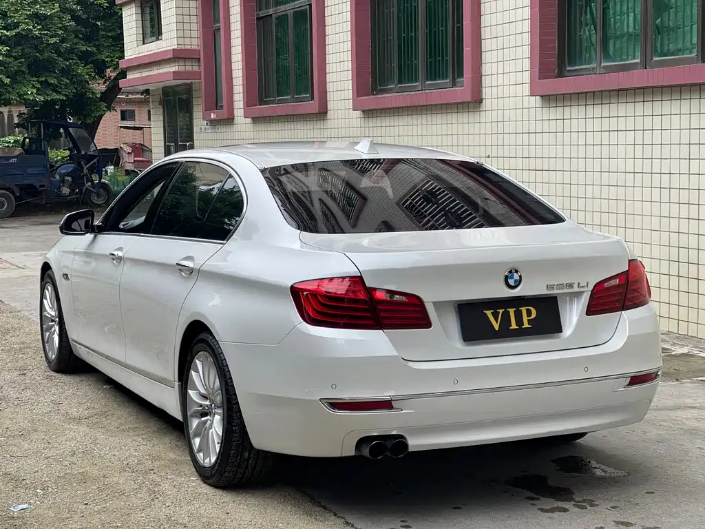 BMW 5 Series 2015 — фото 5