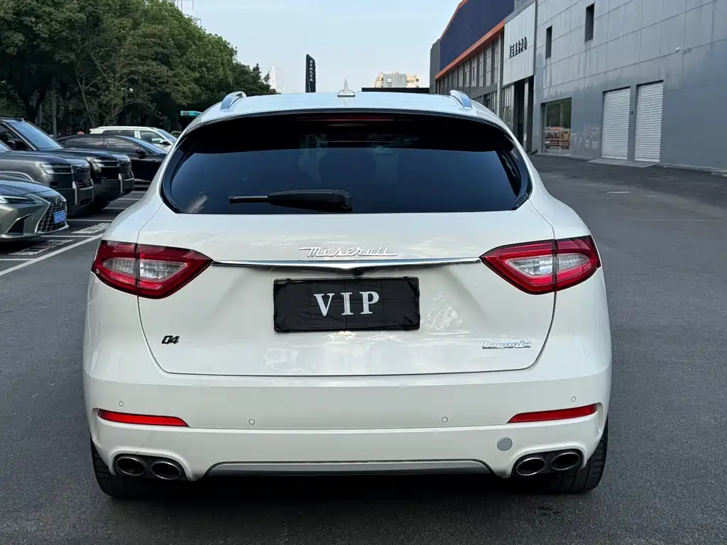 Maserati Levante 2018 — фото 24