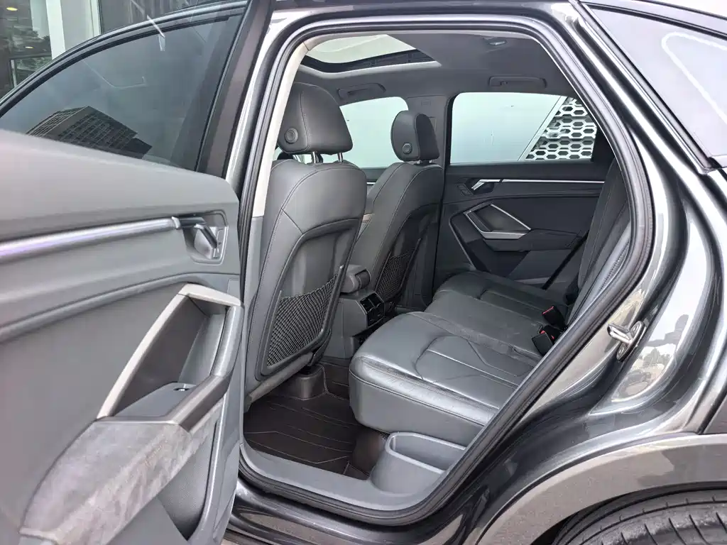 Audi Q3 Sportback 2021 — фото 22