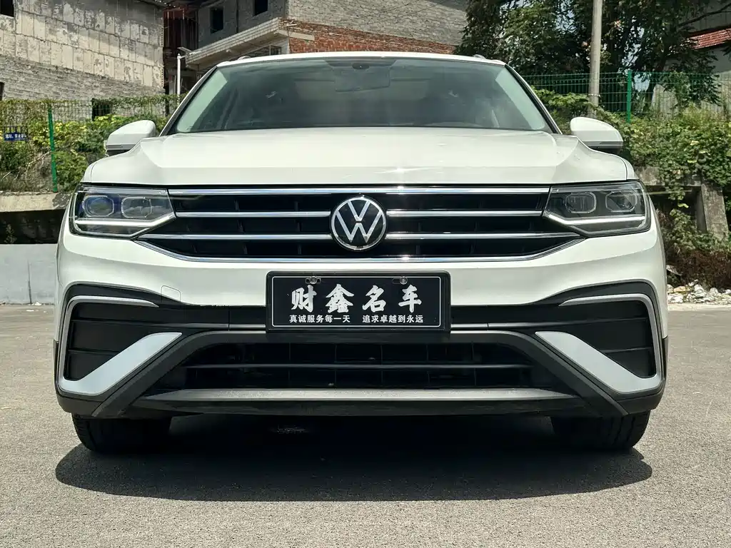 Volkswagen Tiguan L 2023 — фото 2