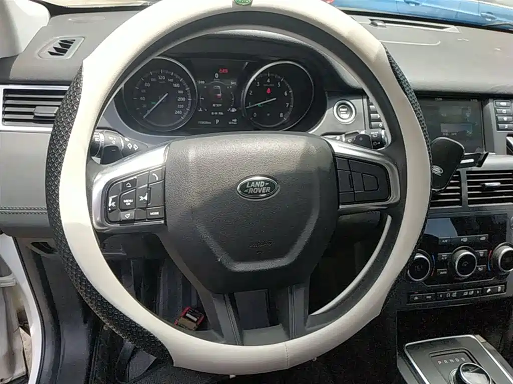 Land Rover Discovery Sport 2017 — фото 11