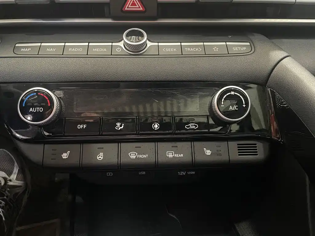 Hyundai Elantra 2023