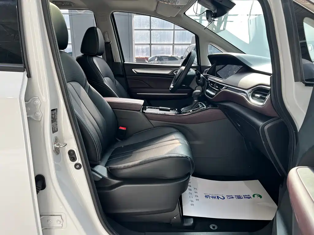GAC Motor Trumpchi M6 2024 — фото 13
