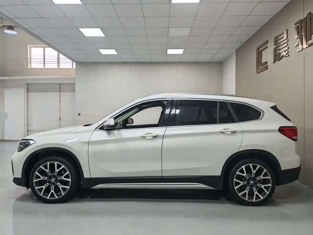 BMW X1 2019 — фото 7