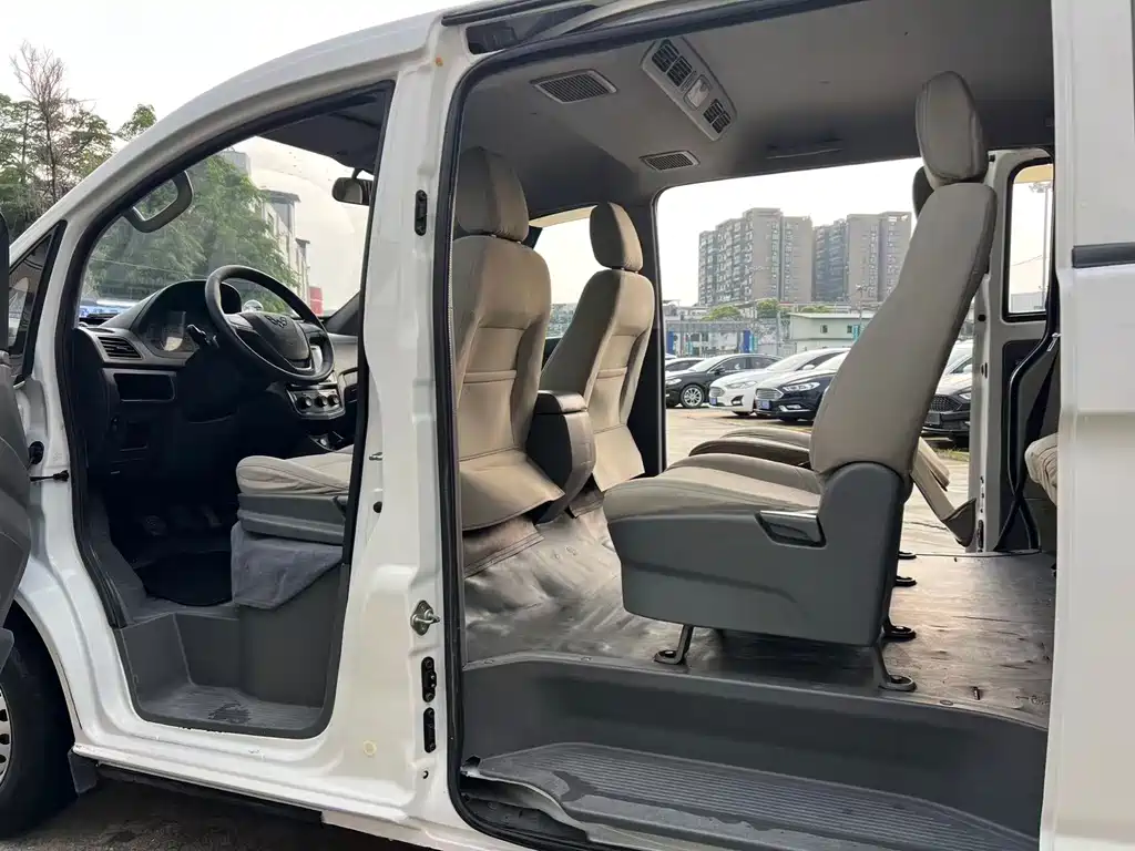Wuling Journey Classic 2015 — фото 11