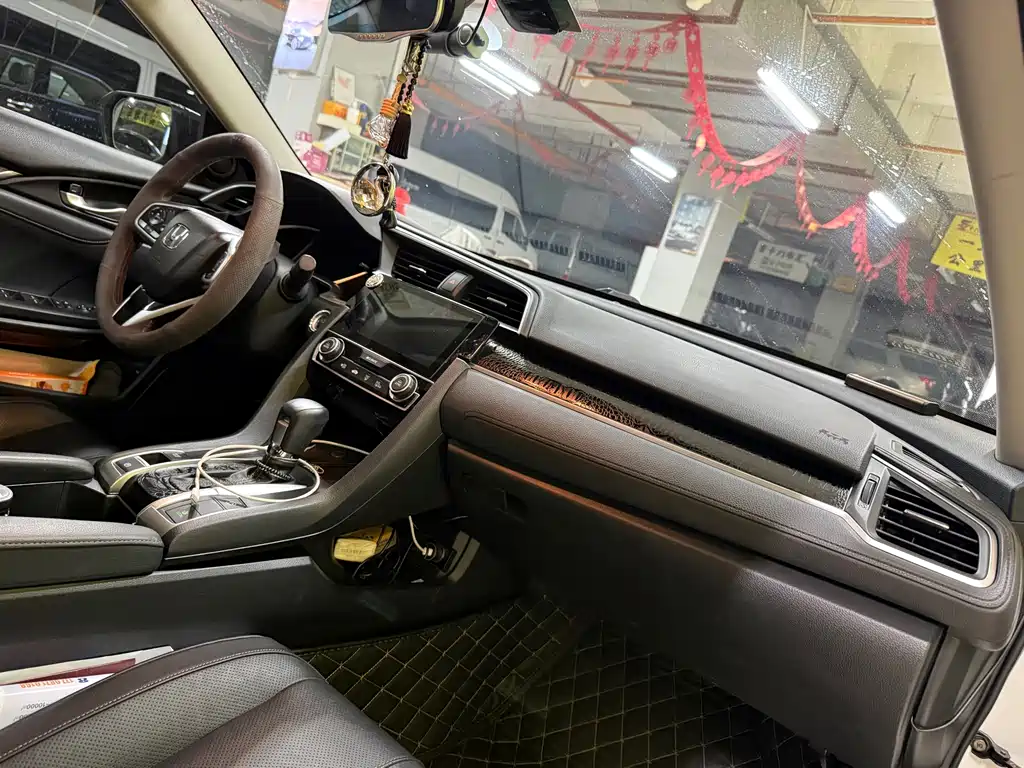 Honda Civic 2018 — фото 13