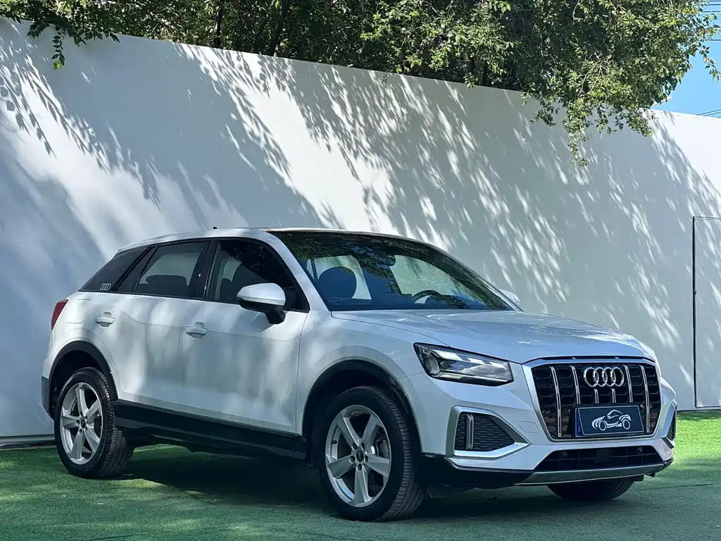 Audi Q2L 2023