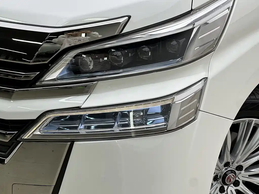 Toyota Vellfire 2019 — фото 17