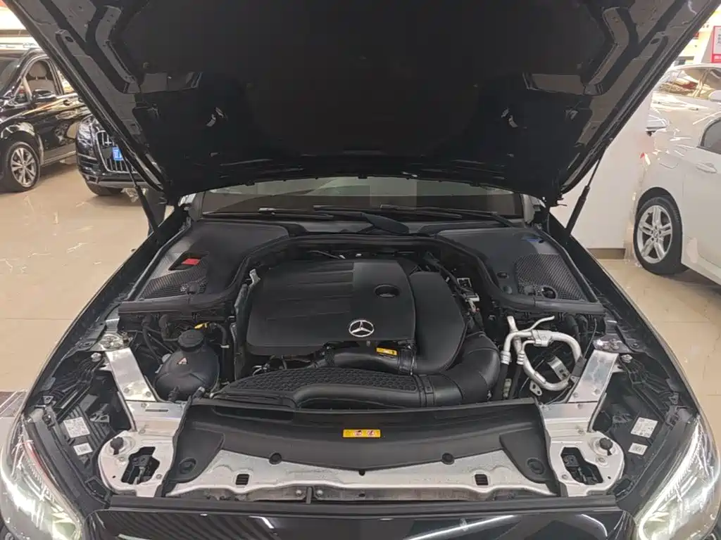 Mercedes-Benz E-Class 2022 — фото 20