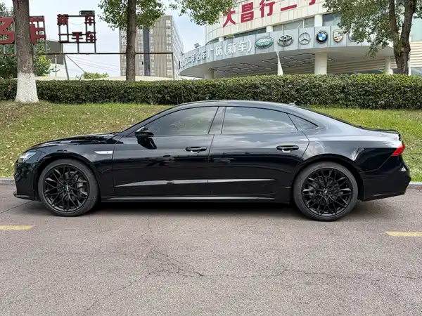 Audi A7L 2023