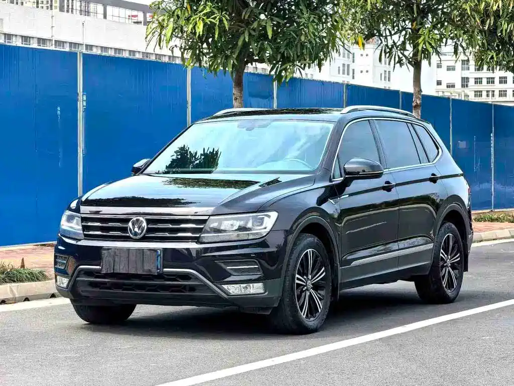 Volkswagen Tiguan L 2019 — фото 1