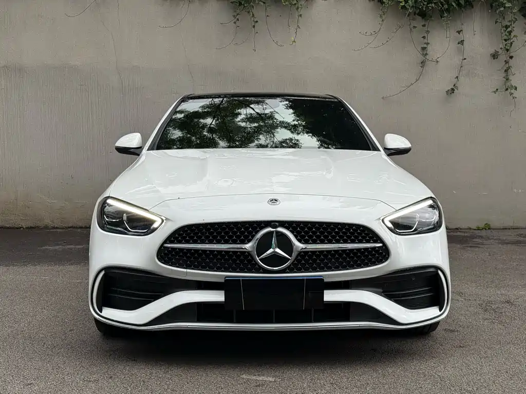 Mercedes-Benz C-Class 2024
