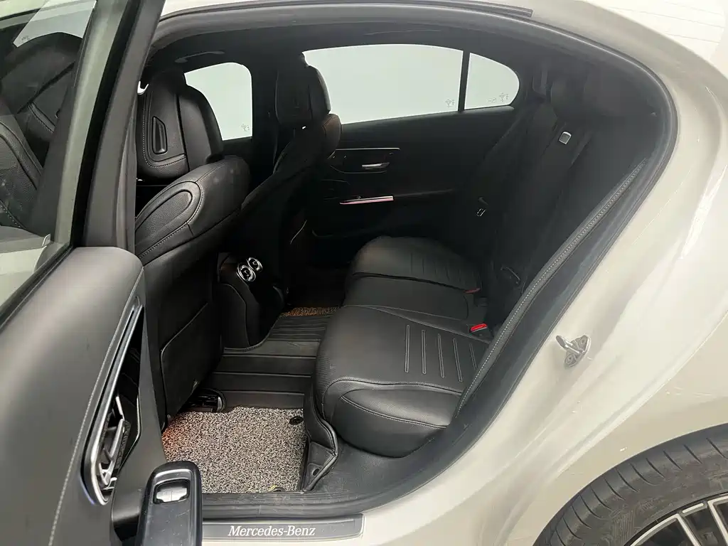 Mercedes-Benz C-Class 2023 — фото 15