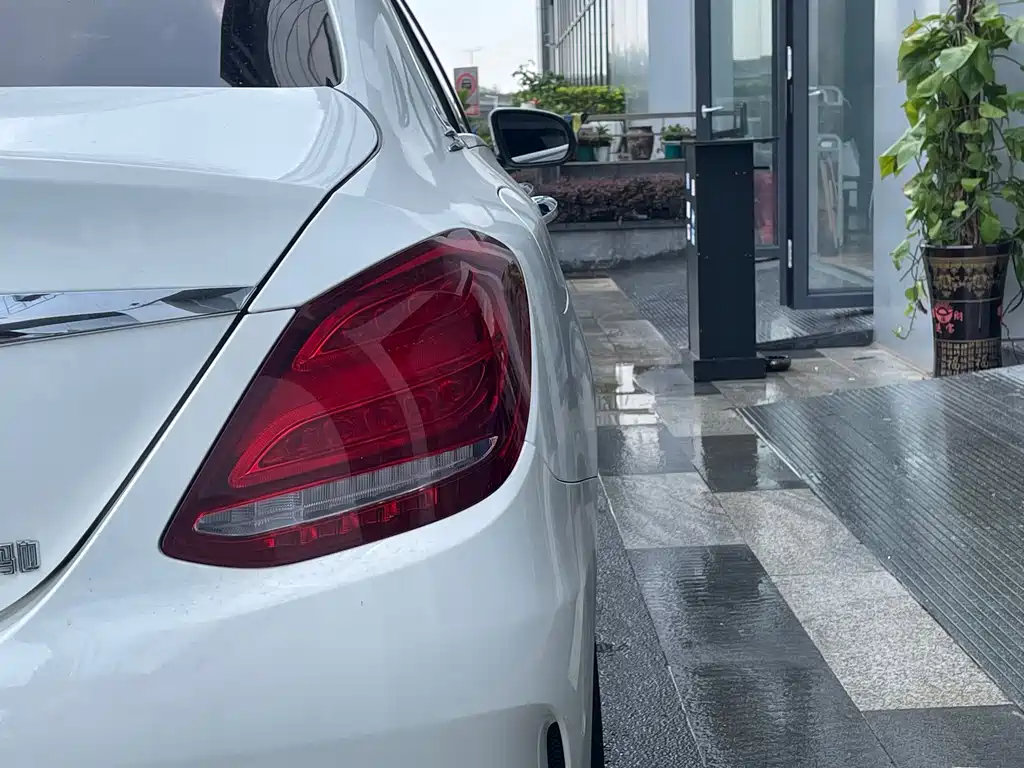 Mercedes-Benz C-Class 2017