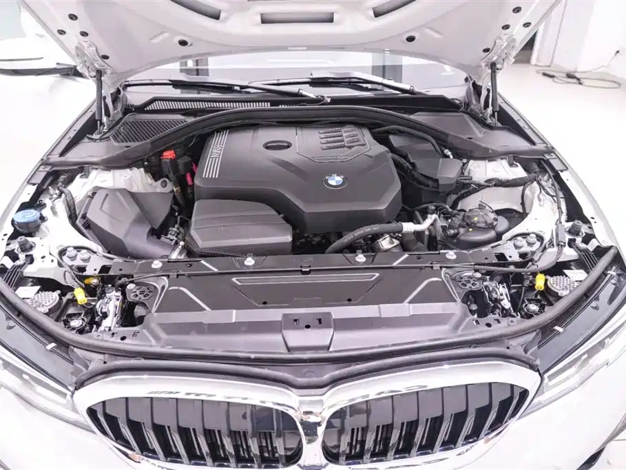 BMW 3 Series 2021 — фото 11
