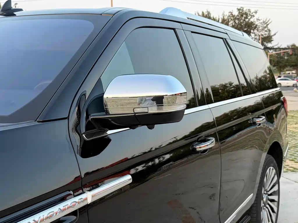Lincoln Navigator 2020 — фото 26
