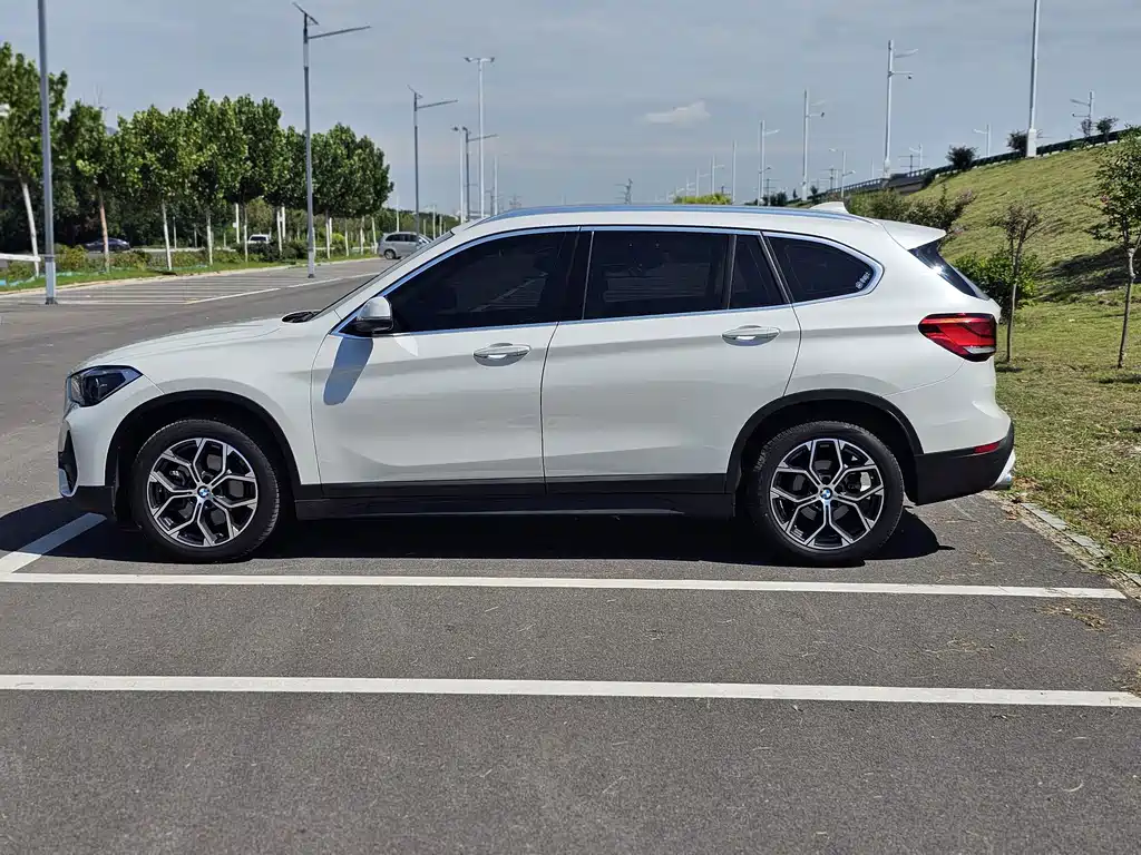 BMW X1 2022 — фото 12