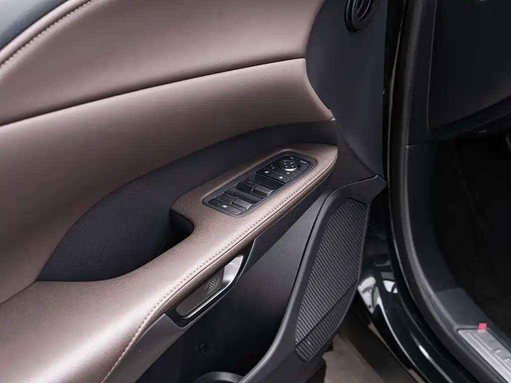 Lexus RX 2025 — фото 19