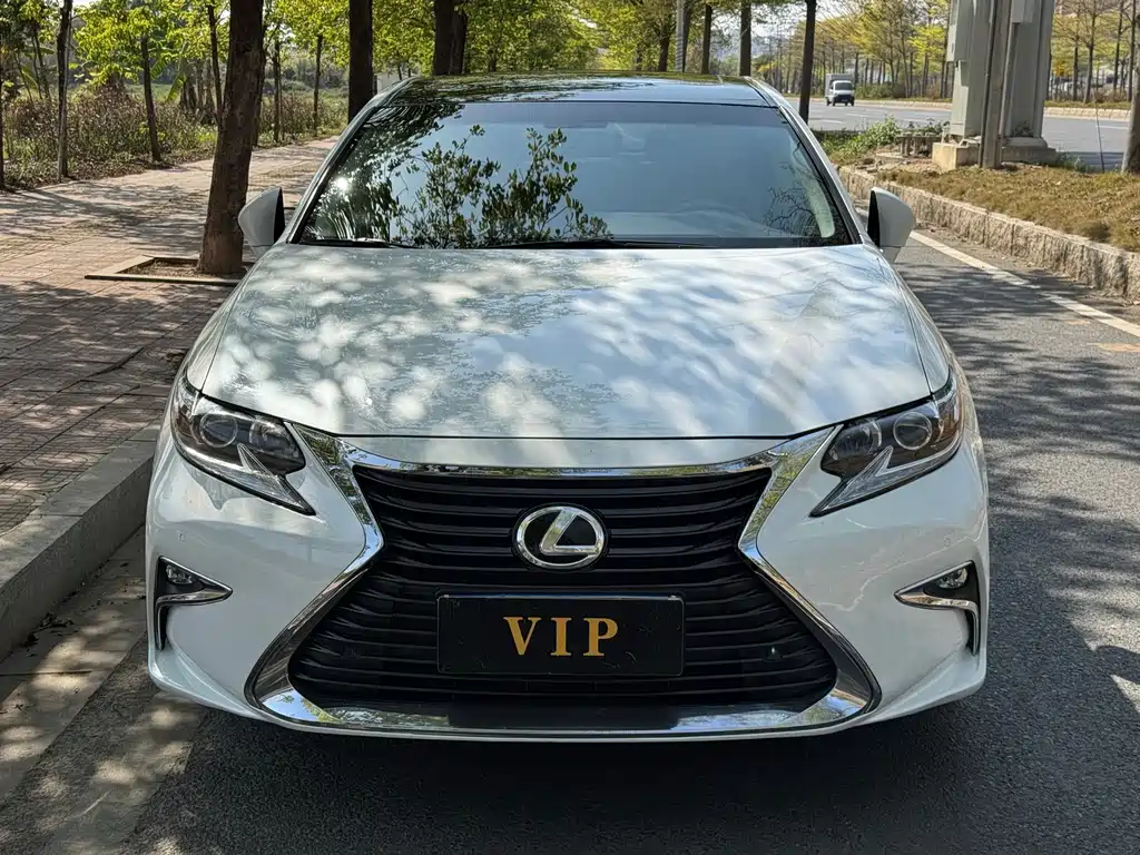 Lexus ES 2017 — фото 2