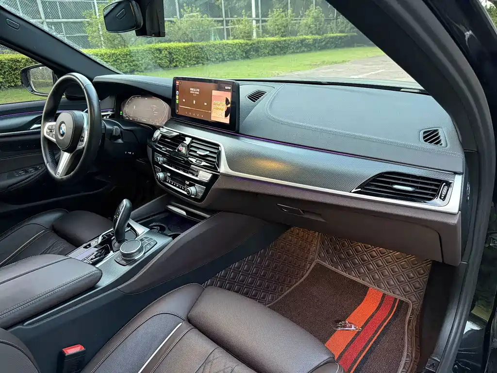 BMW 5 Series 2020 — фото 14