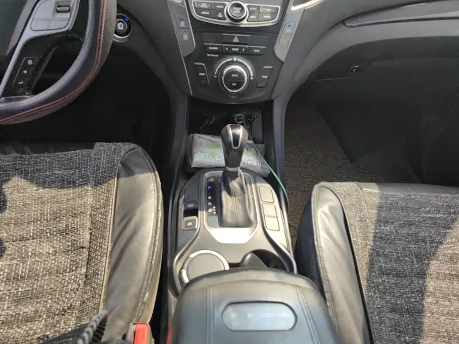 Hyundai Santa Fe 2015 — фото 16