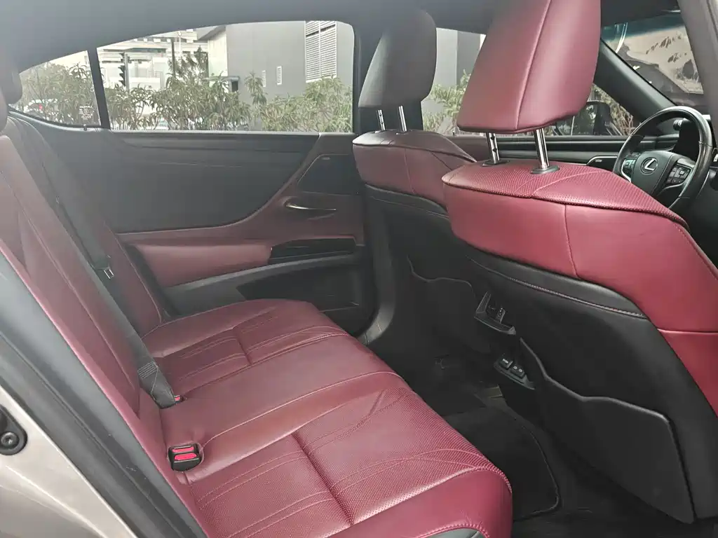 Lexus ES 2023 — фото 10