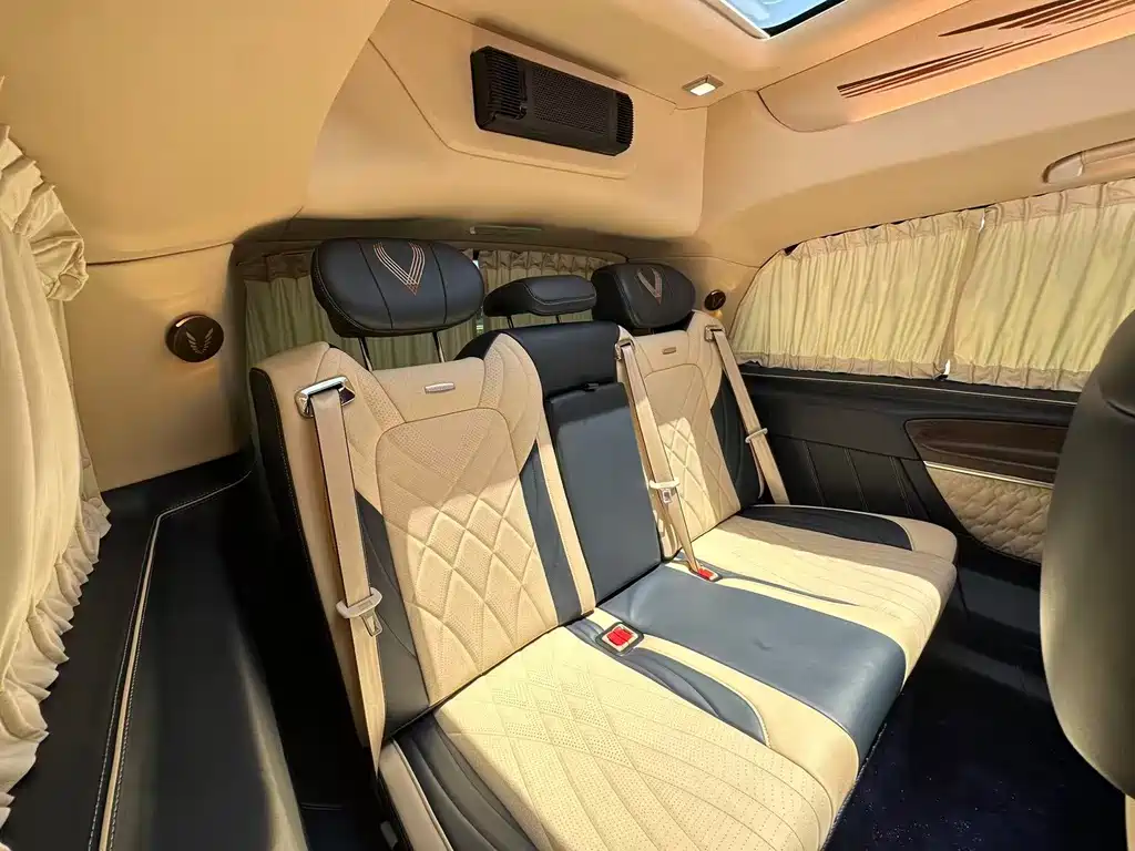 Mercedes-Benz V-Class 2022 — фото 10
