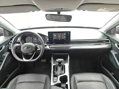 Geely Emgrand 2023