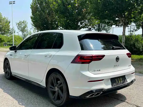 Volkswagen Golf 2023