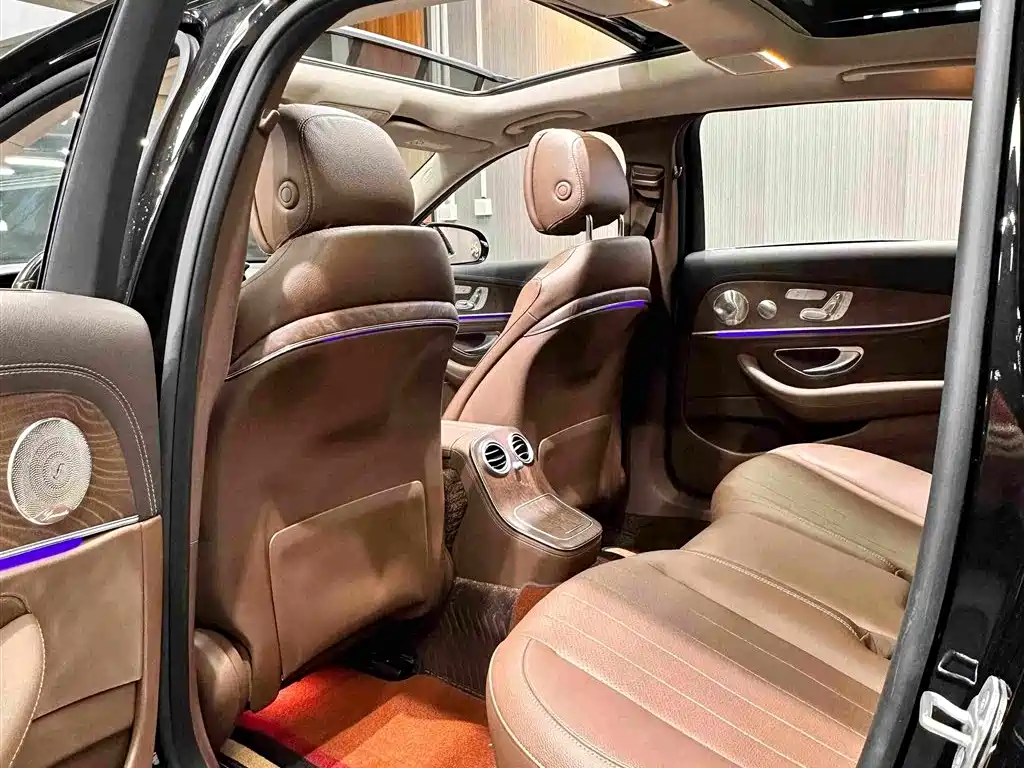 Mercedes-Benz E-Class 2022 — фото 21