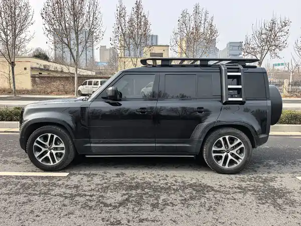 Land Rover Defender 2021