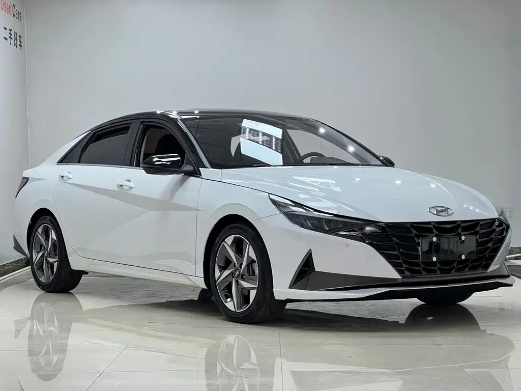 Hyundai Elantra 2022