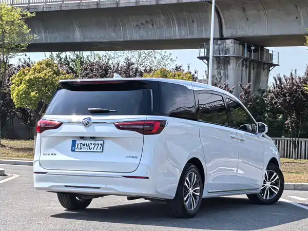 Buick GL8 2023