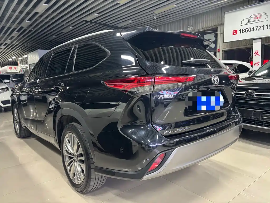 Toyota Highlander 2023 — фото 11