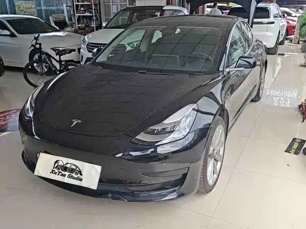 Tesla Model 3 2020