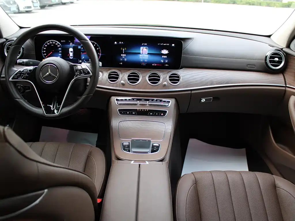 Mercedes-Benz E-Class 2021 — фото 10