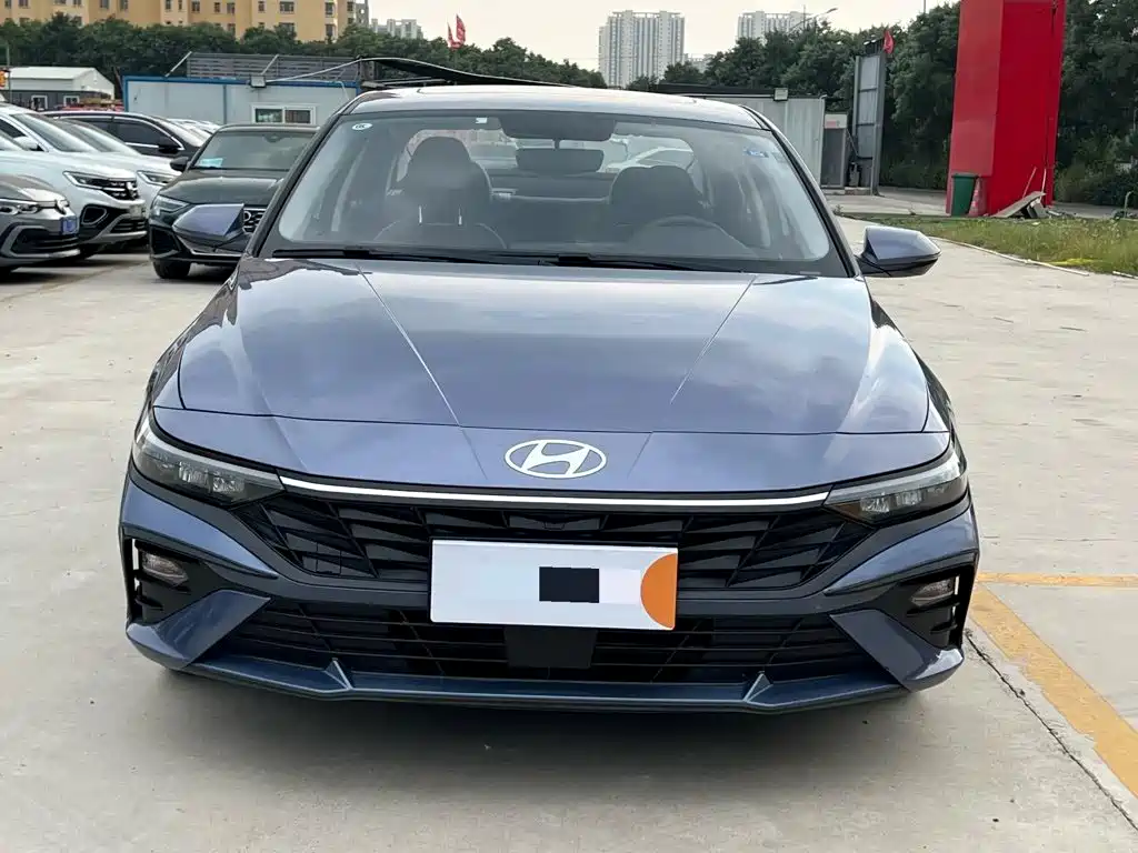Hyundai Elantra 2023 — фото 2