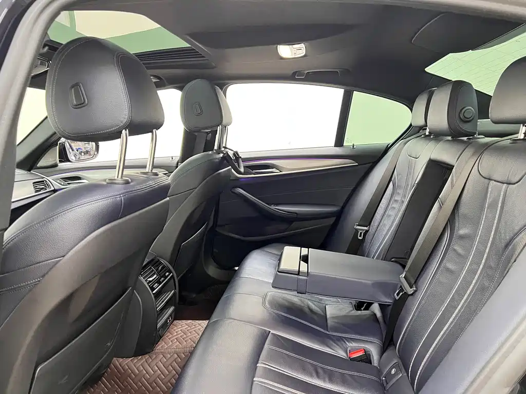 BMW 5 Series 2020 — фото 13