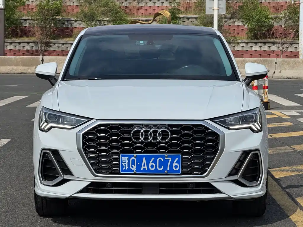 Audi Q3 Sportback 2022 — фото 3