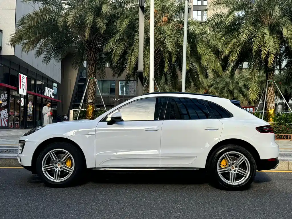 Porsche Macan 2015 — фото 10