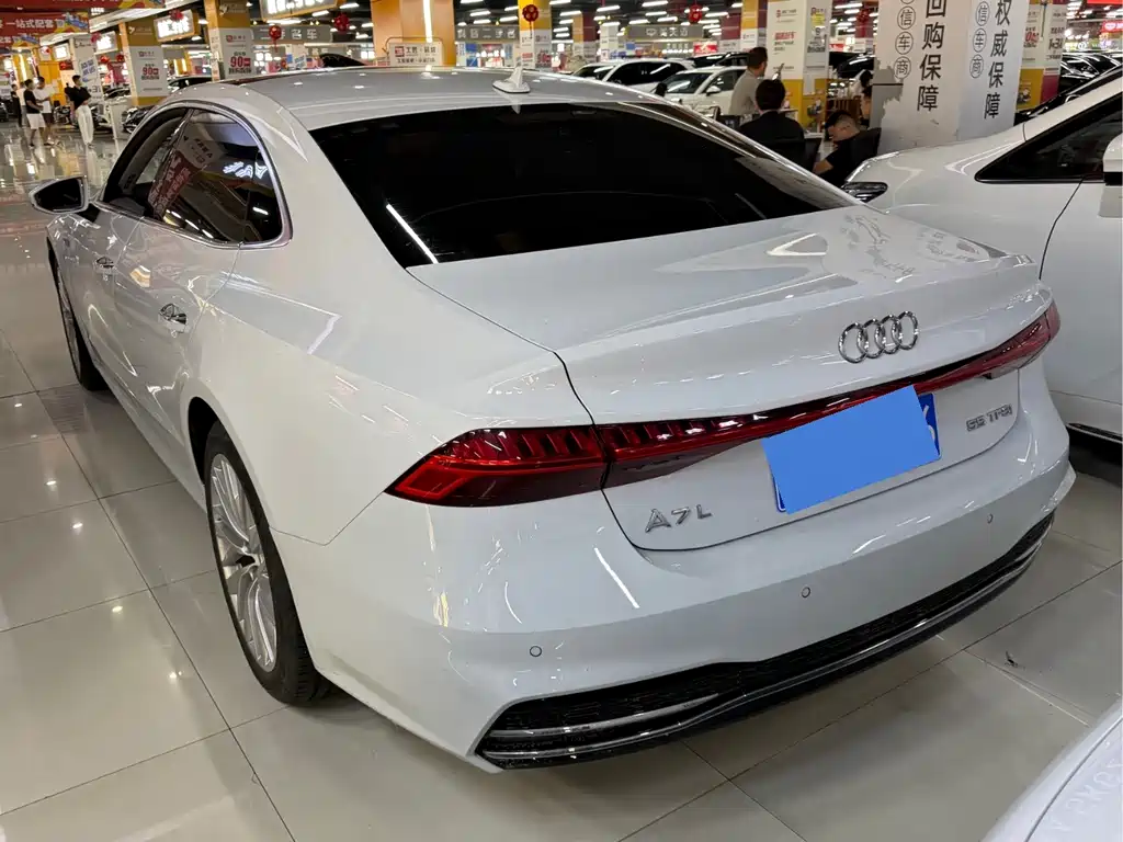 Audi A7L 2023 — фото 8