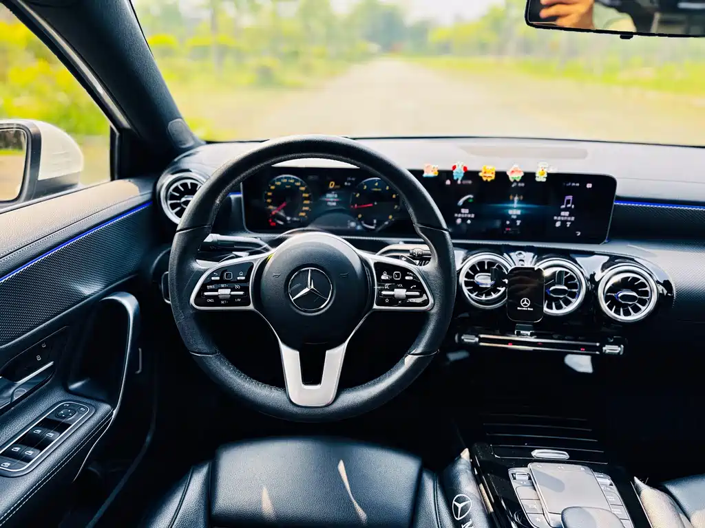 Mercedes-Benz A-Class 2020 — фото 17
