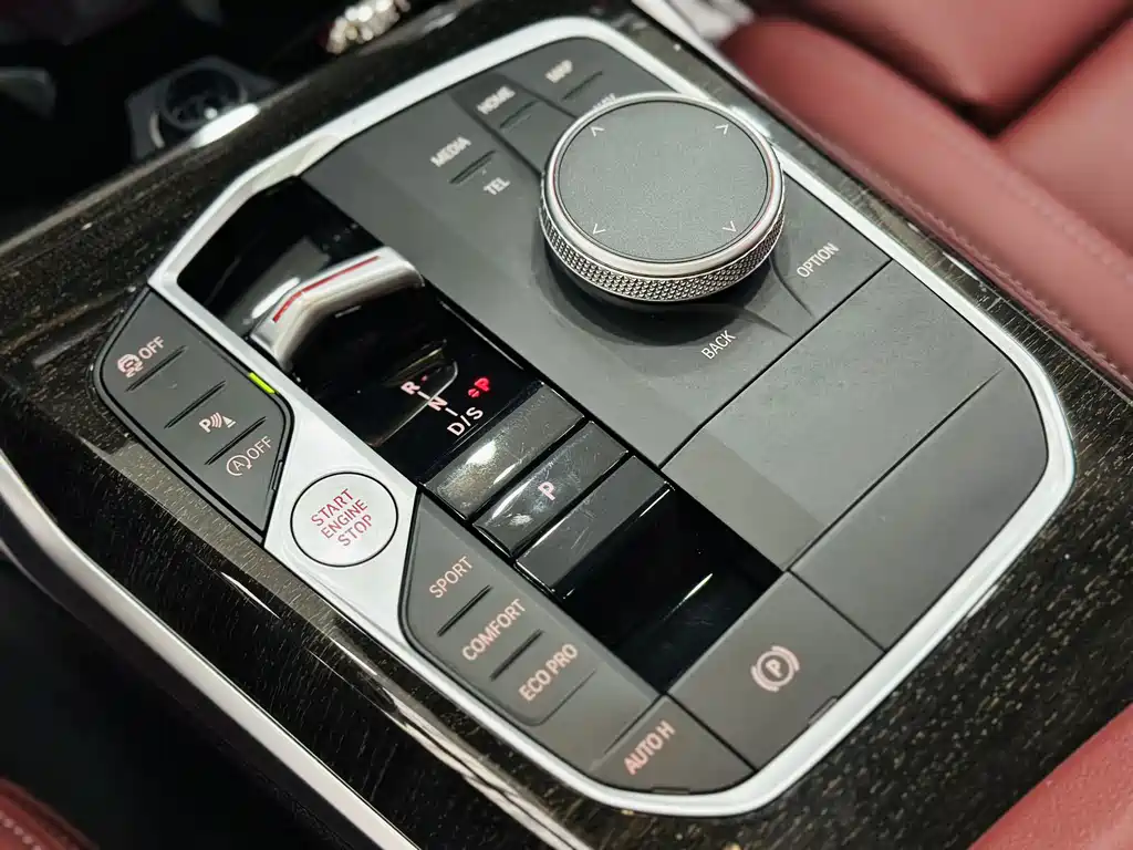 BMW 3 Series 2023 — фото 15