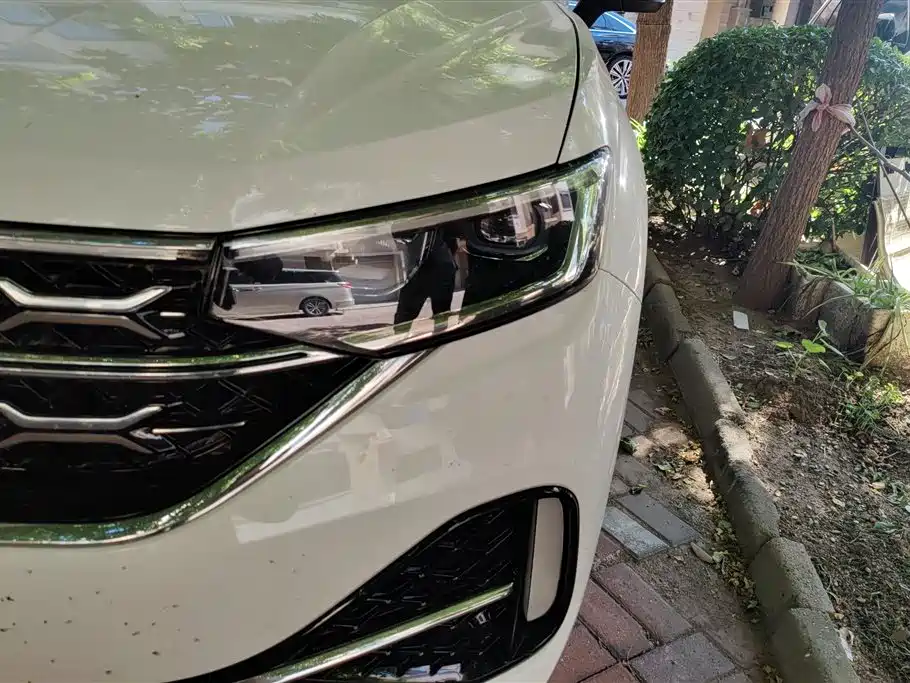 Volkswagen X 2023